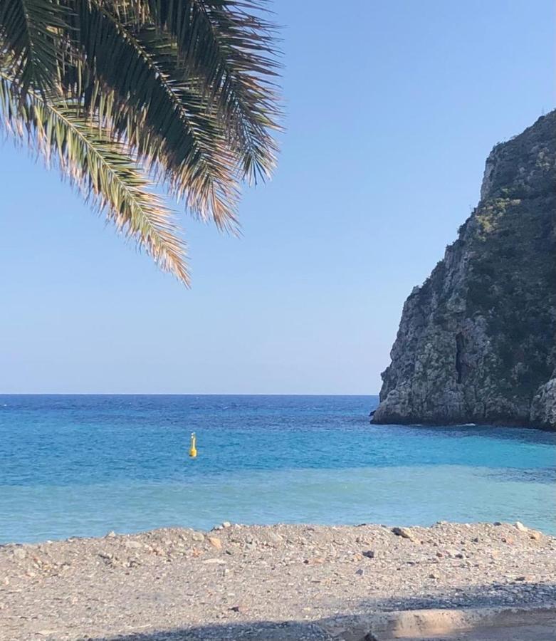 Appartamento Sul Lungomare Di S Alessio SantʼAlessio Siculo Dış mekan fotoğraf